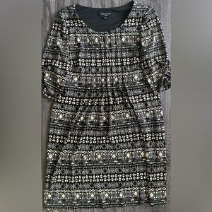 Flattering Black & Beige Geometric Pattern Sweater Dress | Size Large